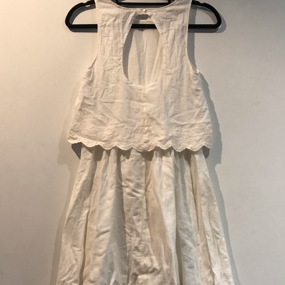 White summer dress - Picture 2 of 3